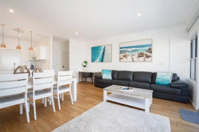 'Sandy Shores' A Spacious Newcastle Beach Escape, Newcastle